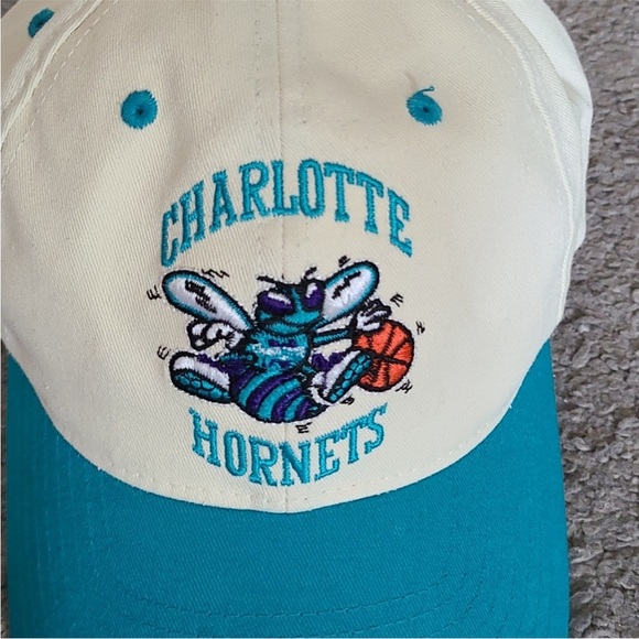 NBA | Mitchell and Ness Charlotte Hornets dad hat - Picture 2 of 4